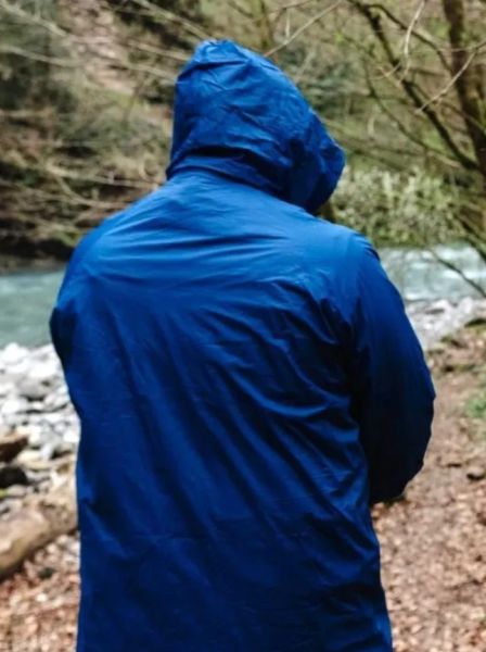 Плащ-дождевик Следопыт плотный PVC 76х130см на кнопках с капюшоном синий